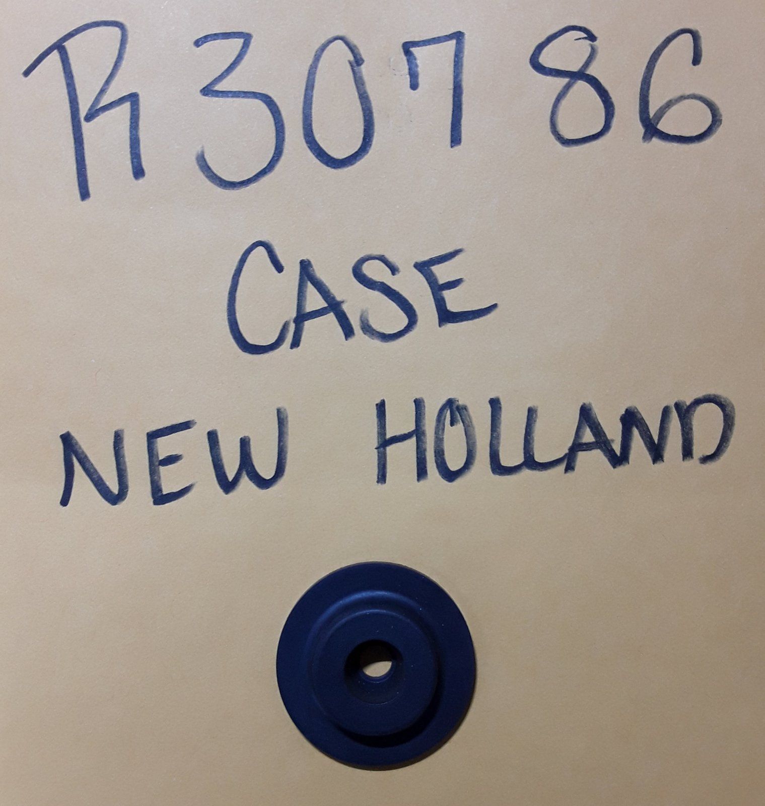 R30786 CASE NEW HOLLAND GASKET - Ingersoll/Case Tractor Part