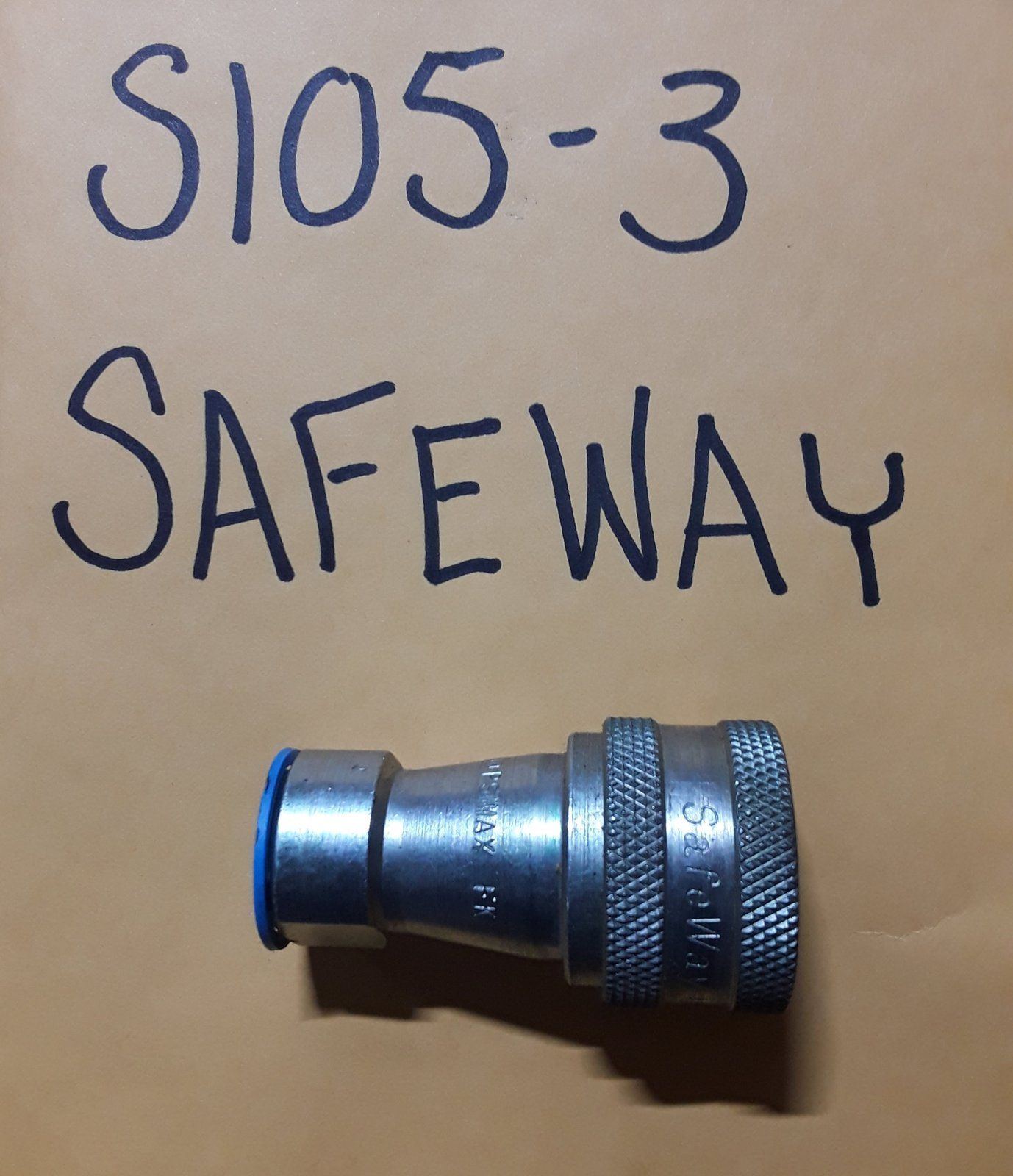 S105-3 SAFEWAY FEMALE NPT 3/8" COUPLER - Ingersoll/Case Tractor Part