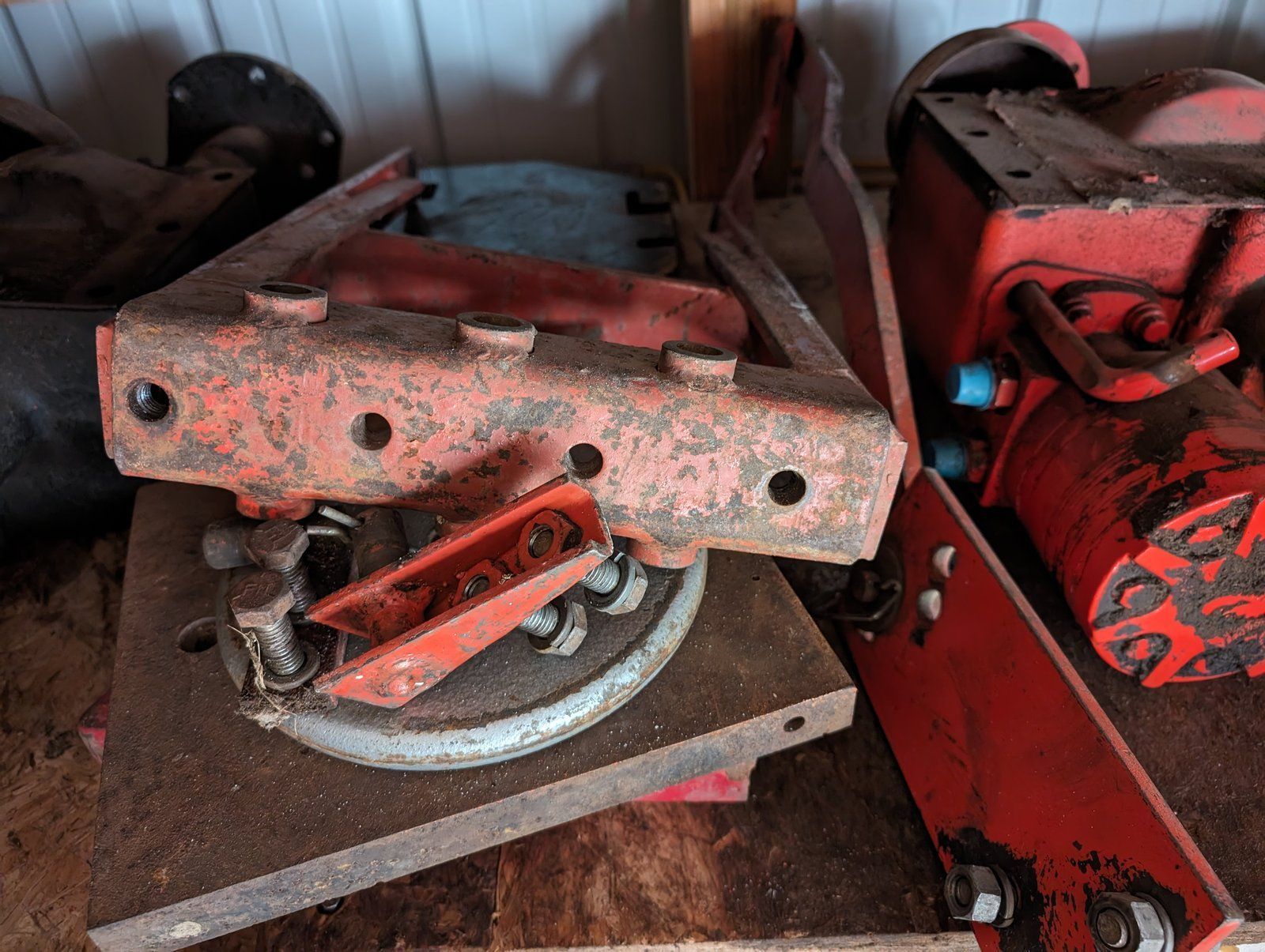 USED K24 SLEEVE HITCH 400 4000 SERIES - Ingersoll/Case Tractor Part