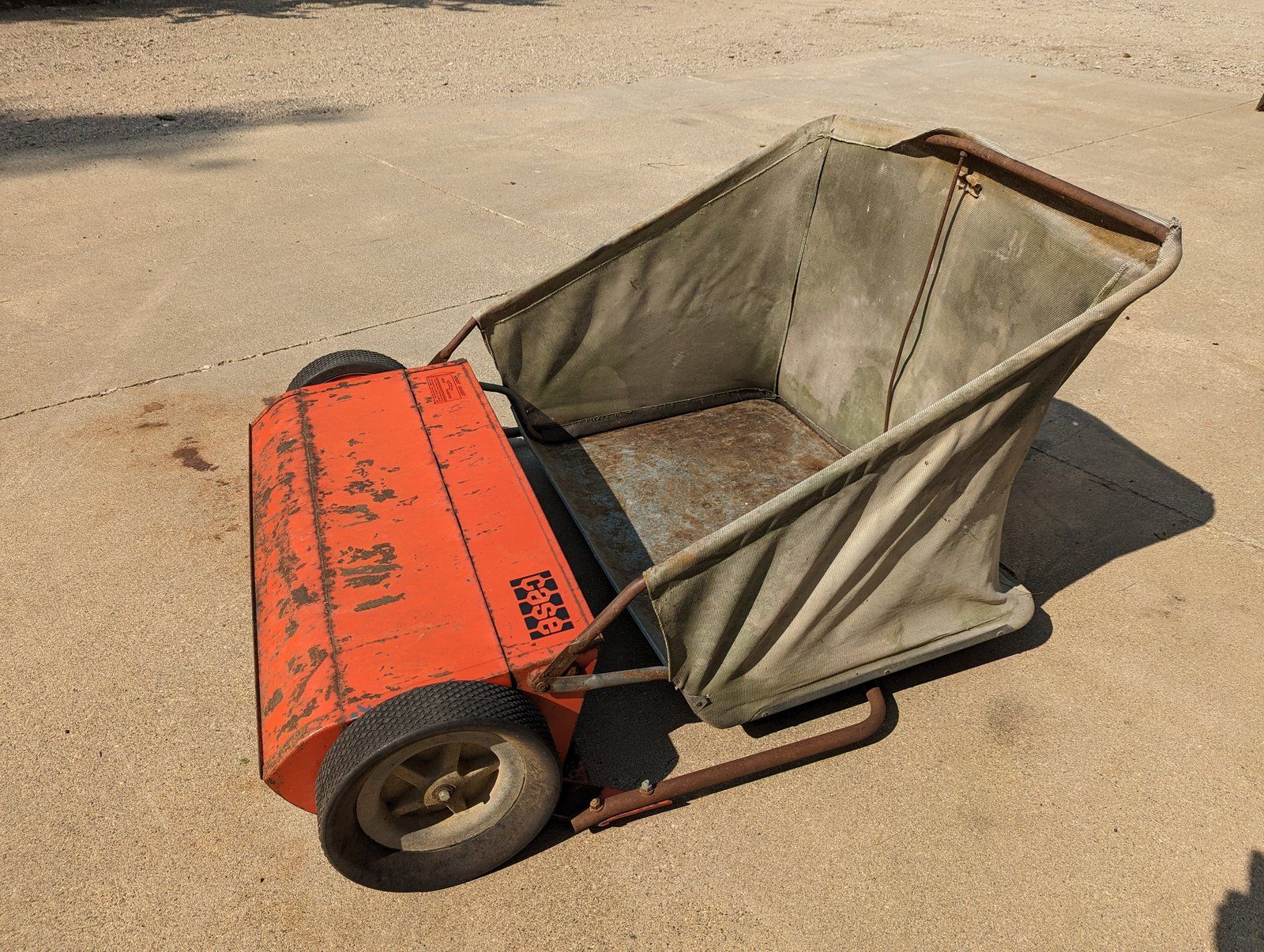 USED CASE INGERSOLL LAWN SWEEPER - Ingersoll/Case Tractor Part