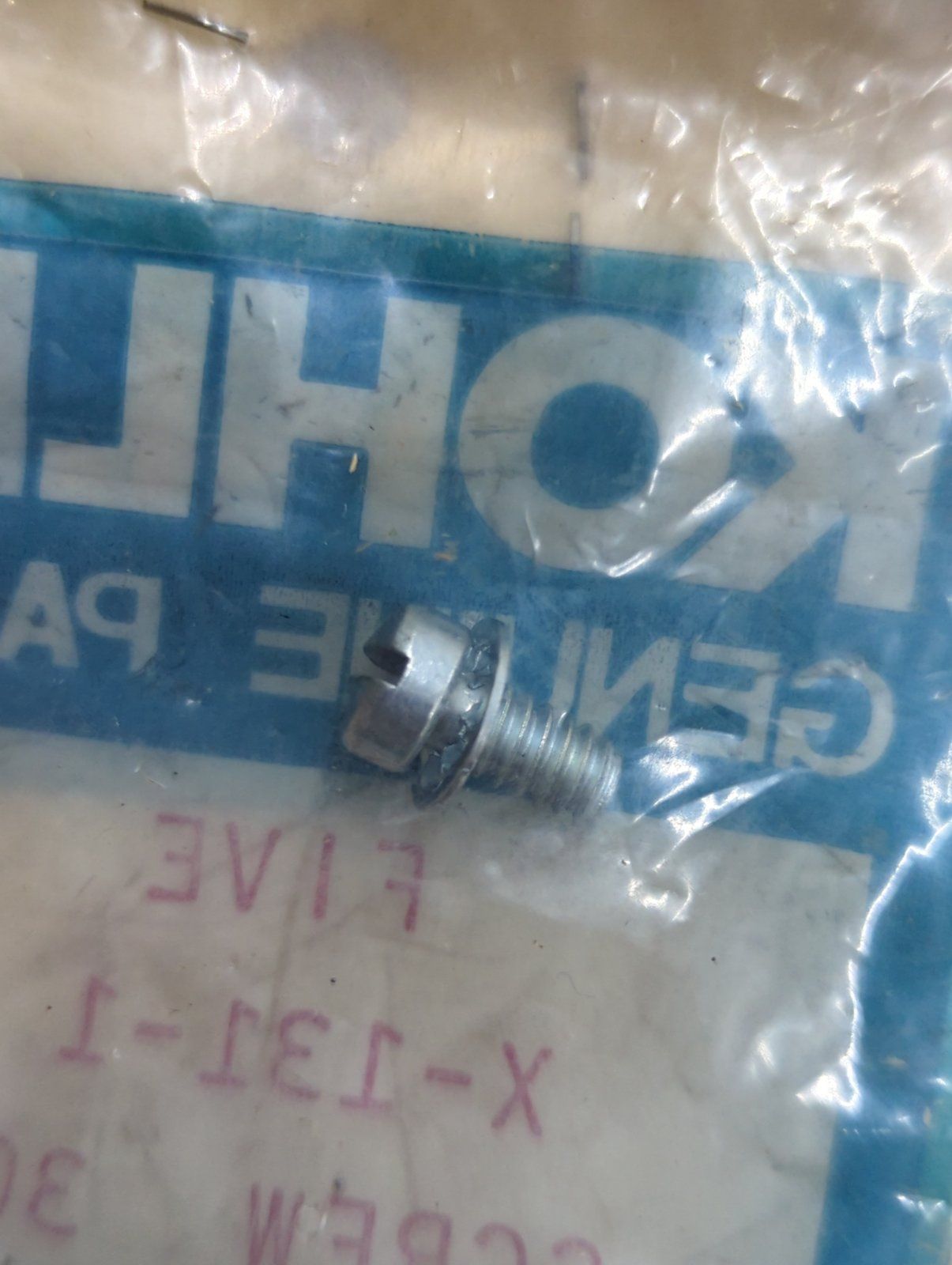 X-131-1 KOHLER SCREW - Ingersoll/Case Tractor Part