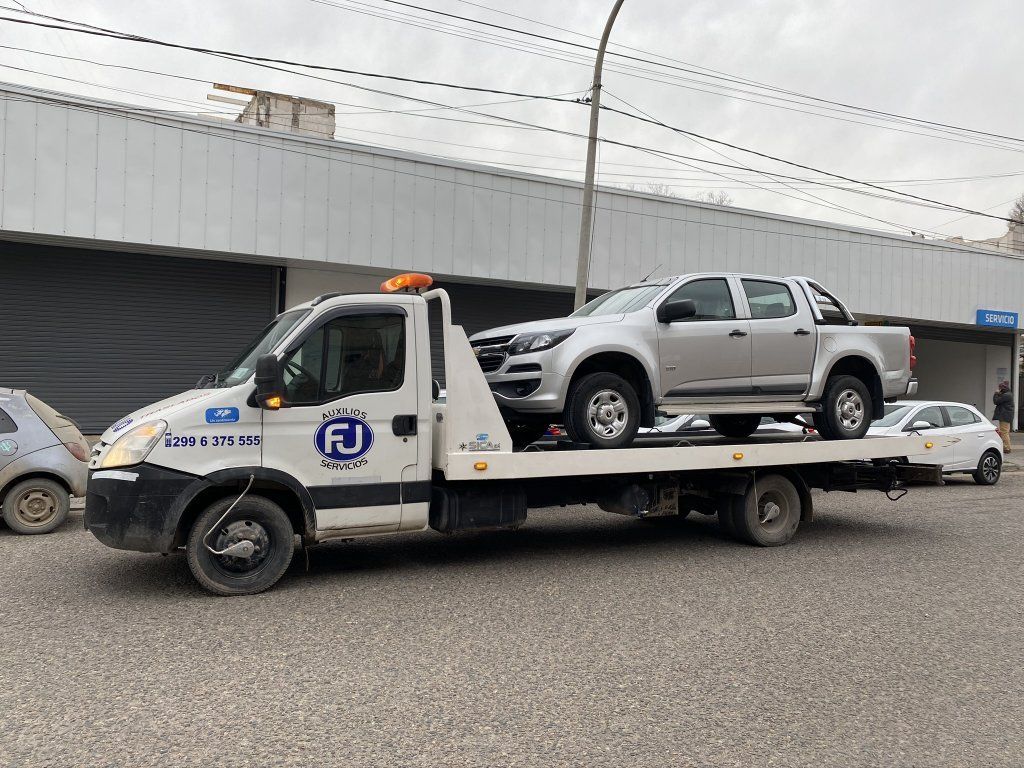FJ AUXILIOS, REMOLQUES, TRASLADOS Y SERVICIOS