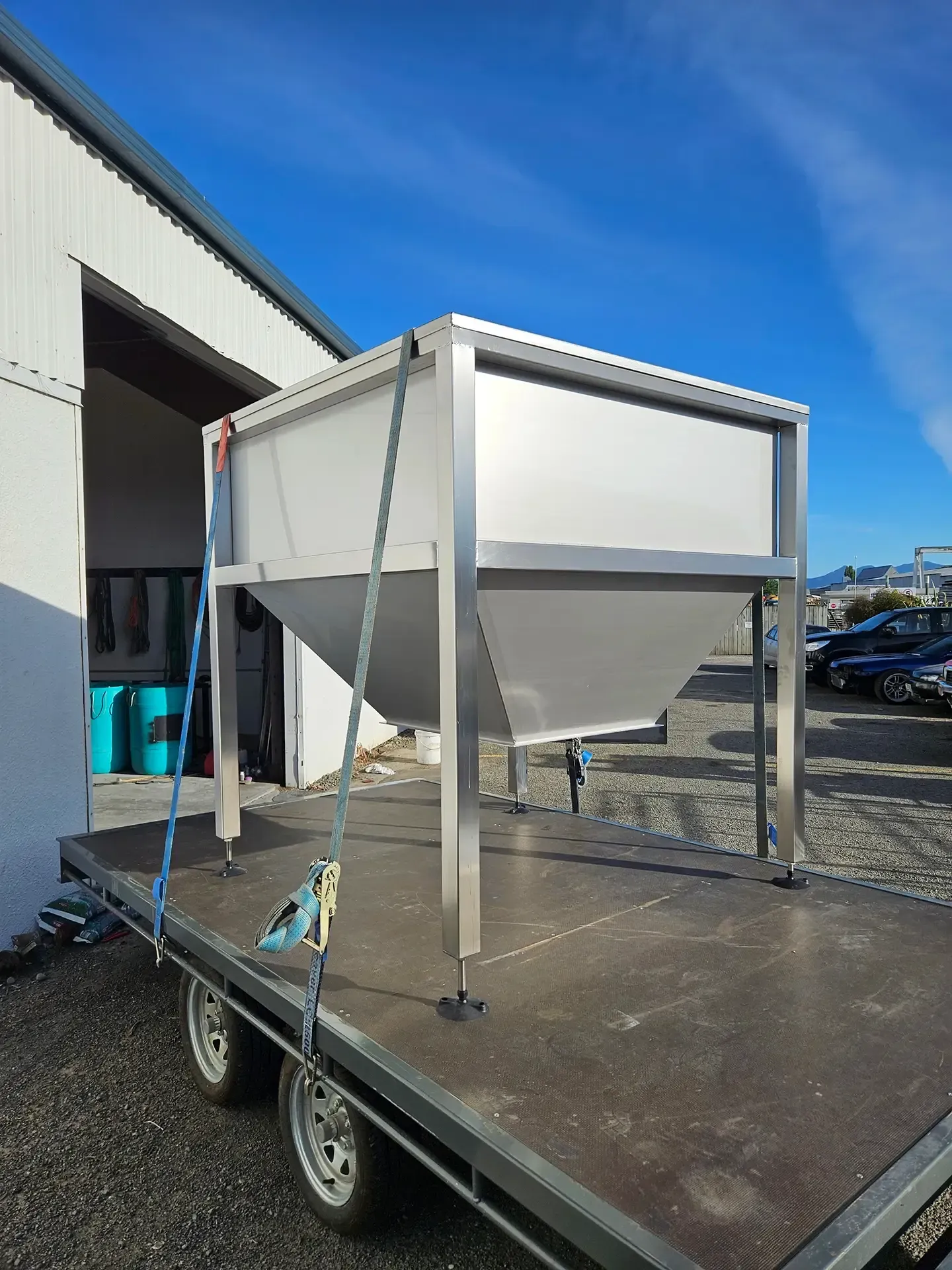 At OneFab, we provide end-to-end stainless and process engineering solutions for industrial, manufacturing, and production environments.