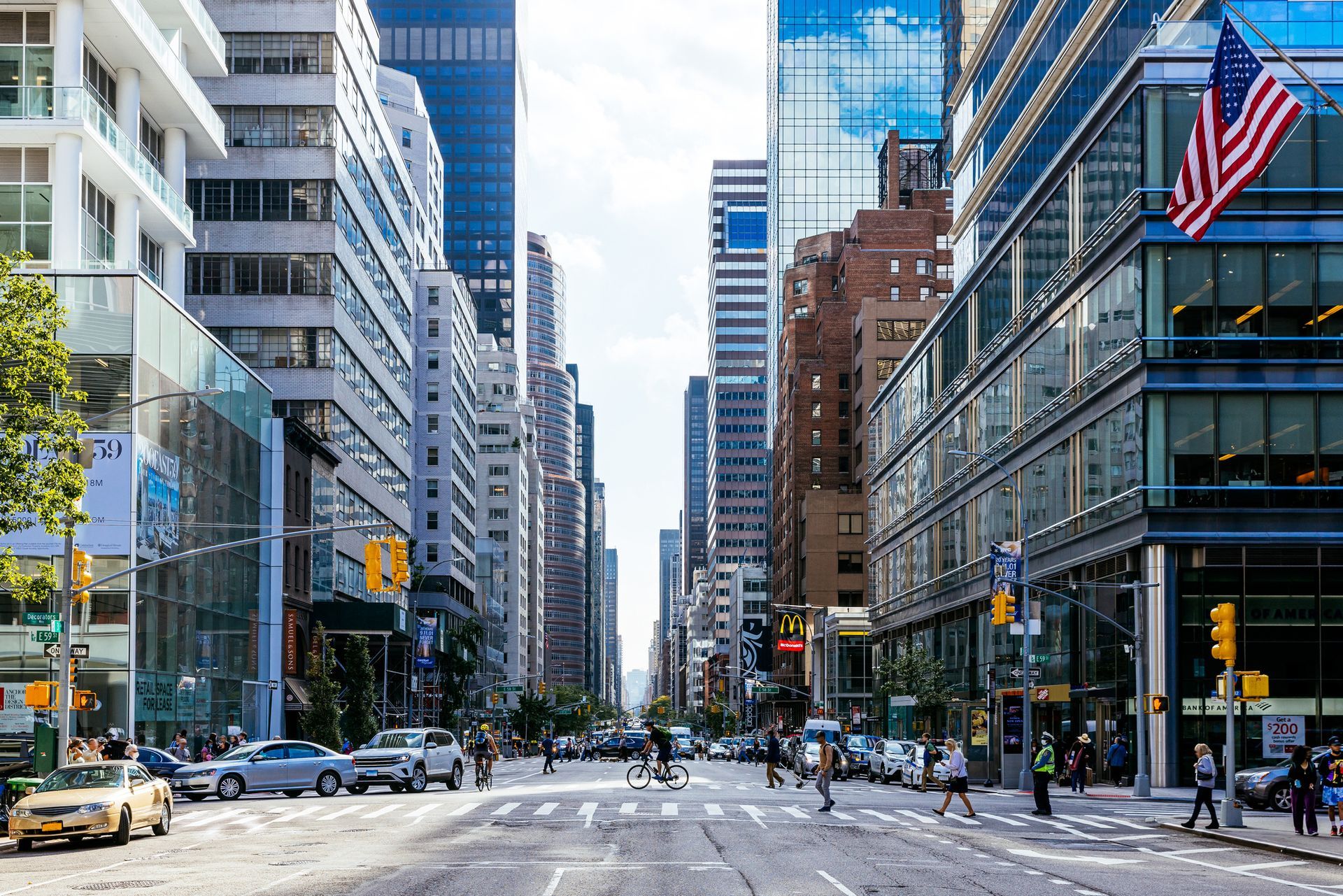 A Busy City Street And Skyscrapers — Chicago, IL — Tom Harris PUR Consulting LLC A Busy City Street And Skyscrapers — Chicago, IL — Tom Harris PUR Consulting LLC
