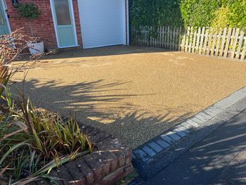 Commercial resin bound driveway services near Exeter city centre.