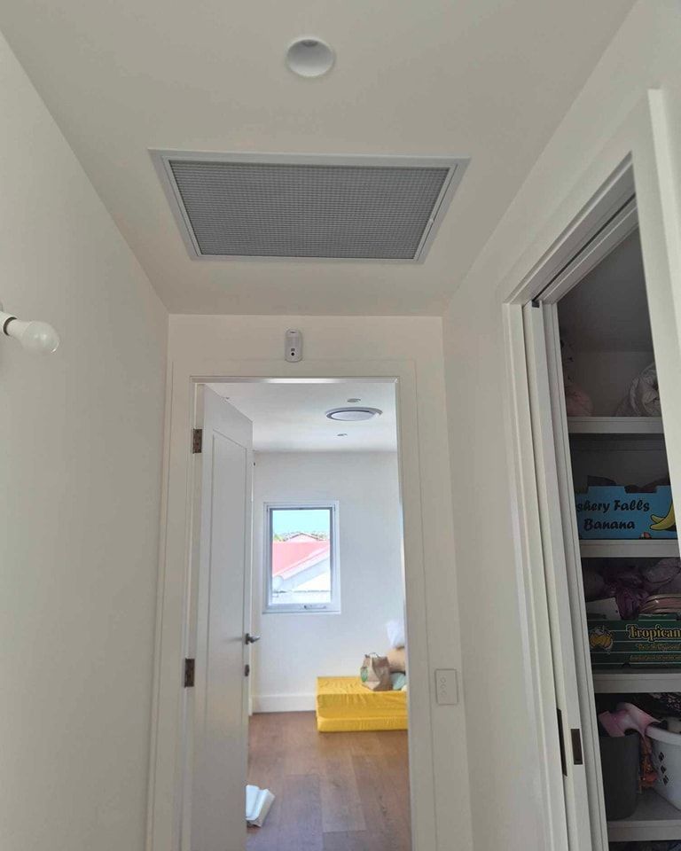 Residential Air Conditioning Wollongong Ceiling Return Air Grille Supporting Efficient Ducted System Operation And Improved Indoor Airflow — Rapidcool Air Conditioning, Electrical & Solar In Wollongong, NSW