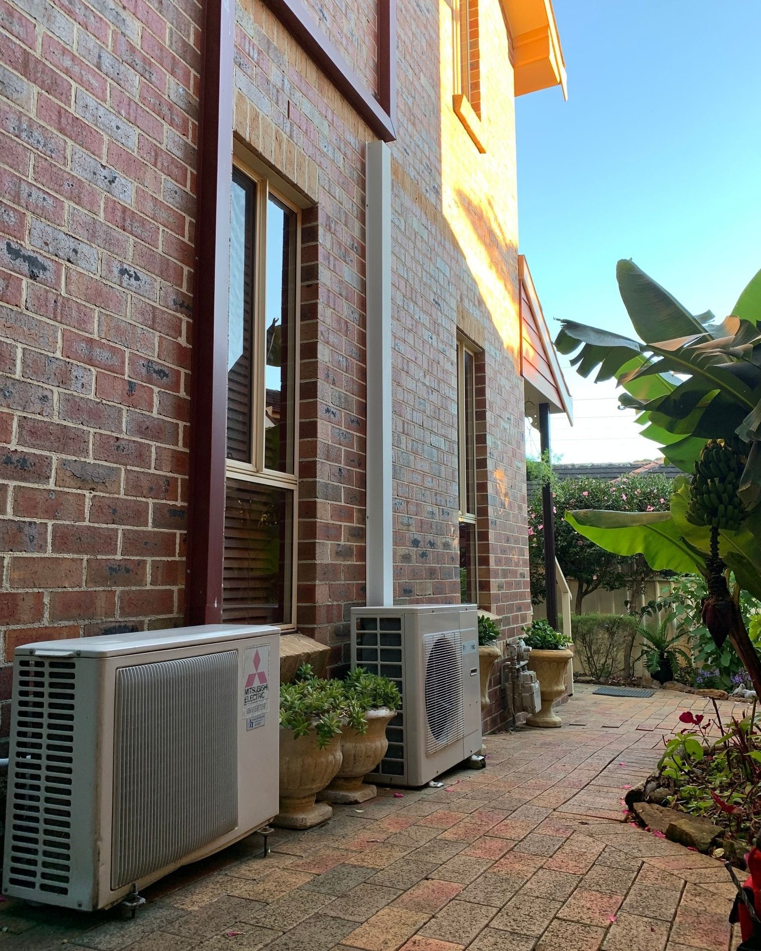 Residential Air Conditioning Wollongong Outdoor Condenser Units Installed For Efficient Cooling Performance And Reliable Household Comfort — Rapidcool Air Conditioning, Electrical & Solar In Wollongong, NSW