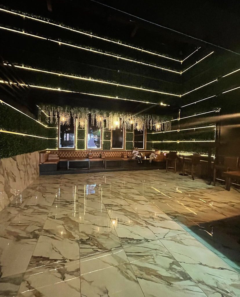 Focus-Enjoy a rooftop bar & two floors of spacious indoor lounge areas