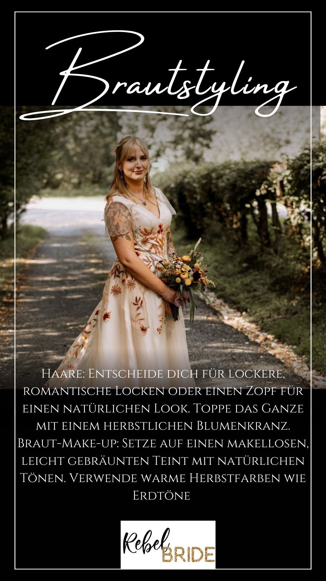 Eine Frau in einem Brautkleid steht mit einem Blumenstrauß in der Hand auf einer Straße.