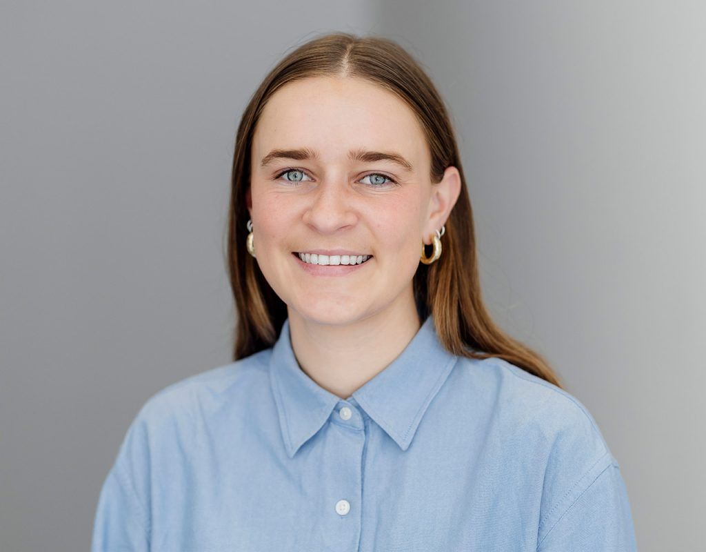 Julia Frecker