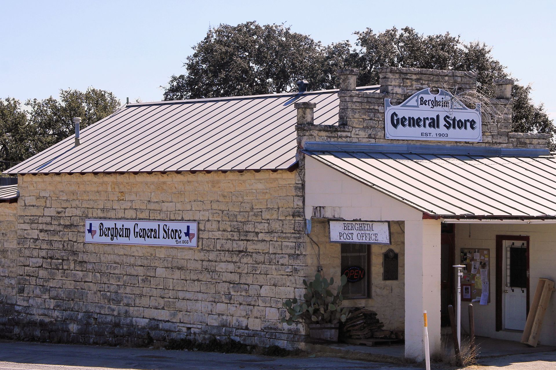 A brick building with a sign that says general store