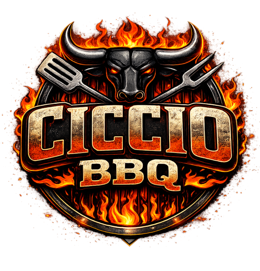 Logo di Ciccio BBQ con una testa di toro fiammeggiante, utensili incrociati e scritte rosso-arancio infuocate.