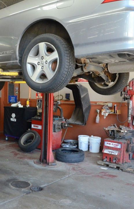 Shop Garage | FTD Auto - Bartlett