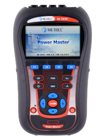 Metrel MI 2882 Power Master: dispositivo de prueba eléctrica portátil con pantalla a color y botones rojo/azul.