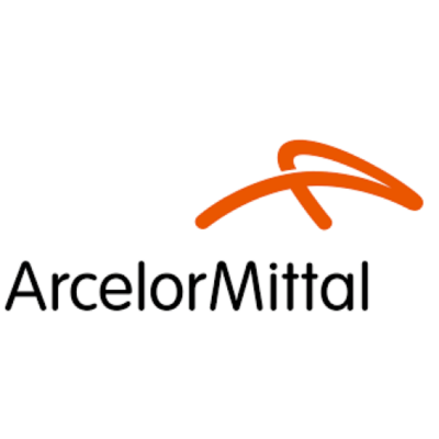 Logotipo da ArcelorMittal com texto preto e um traço abstrato laranja acima.