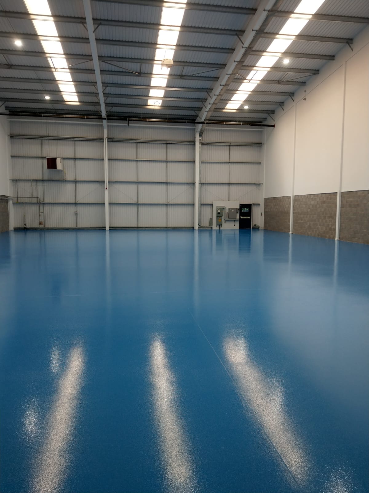 Industrial or commercial floors