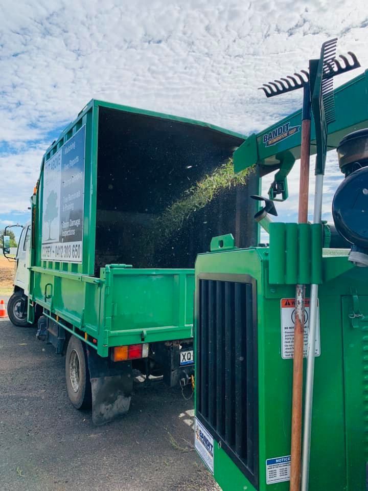 Noisy Tree Shredder makes Useful Mulch — Mulching Toowoomba Region