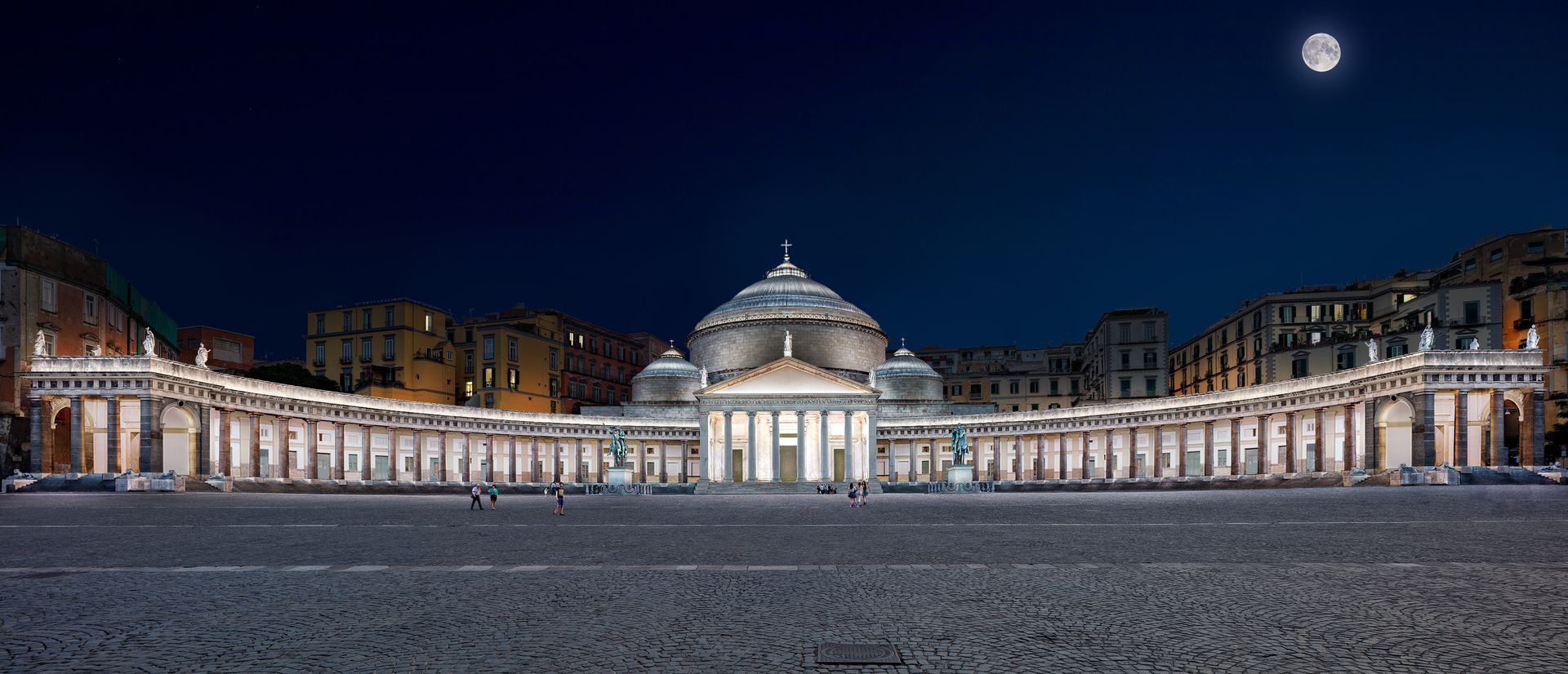 Illuminazione Piazza del Plebiscito Napoli