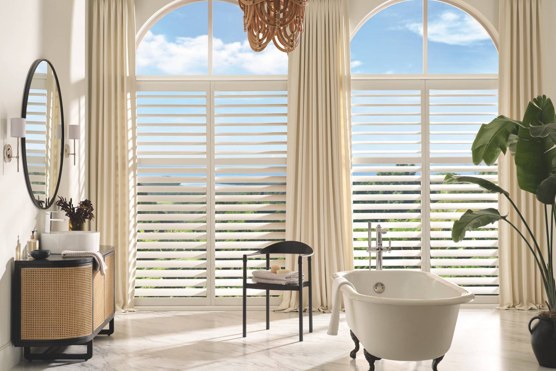 Hunter Douglas Palm Beach™ Polysatin™ Vinyl Shutters in a Wichita bathroom