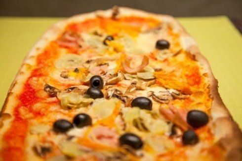 primo piano di pizza