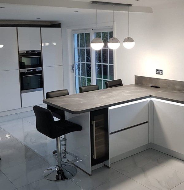 kitchen with breakfast bar