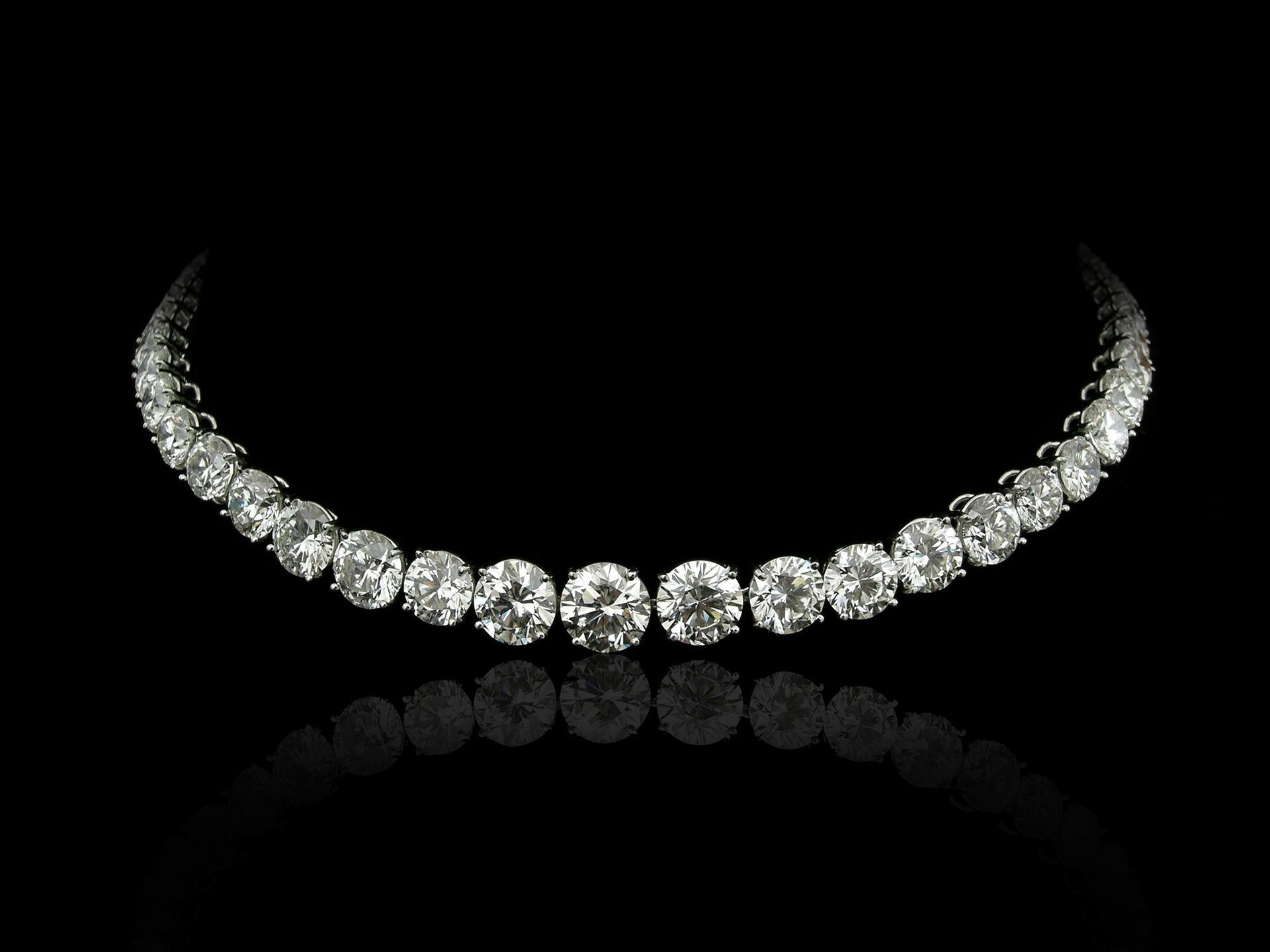 20 Carat White Gold Diamond Necklace