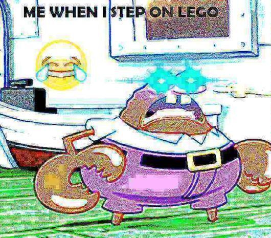 A cartoon of a crab crying with the words `` me when i step on lego ''.