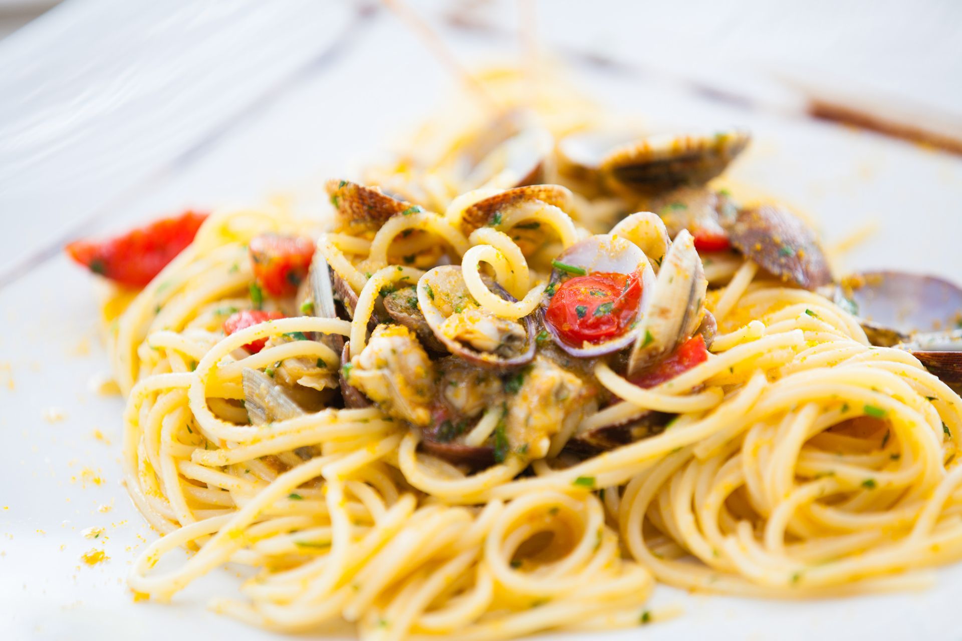 Spaghetti con vongole e pomodorini