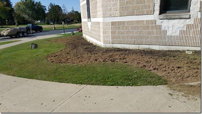 Lawn Cared Soil Digging Landscape —  Medina, OH — Nature's Lawn-N-Shrub