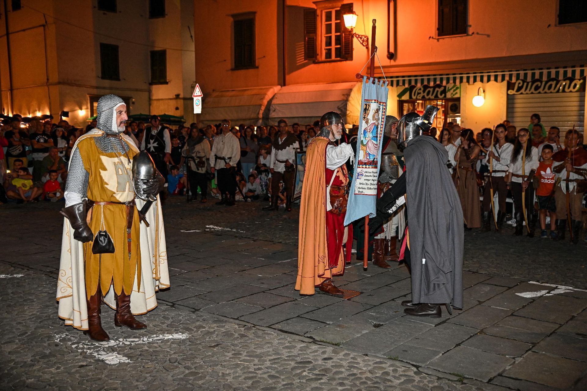 rappresentazione armigeri Medievalis Pontremoli