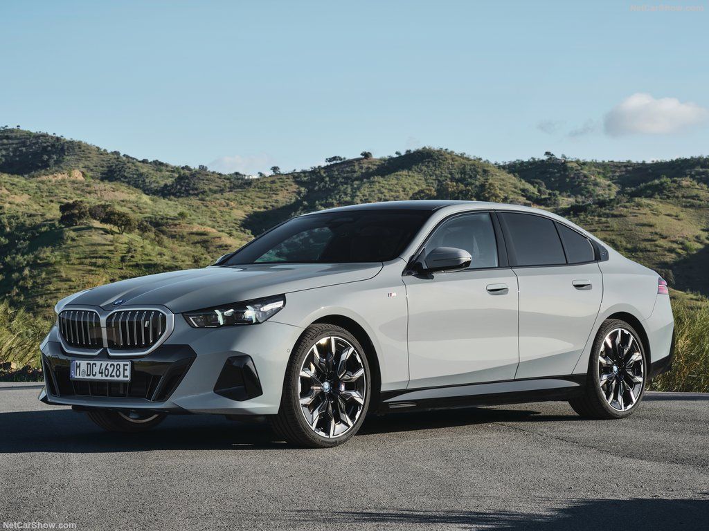 BMW i5 full electric