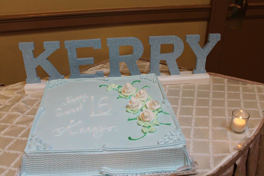 Light blue Sweet 16 cake with roses, 
