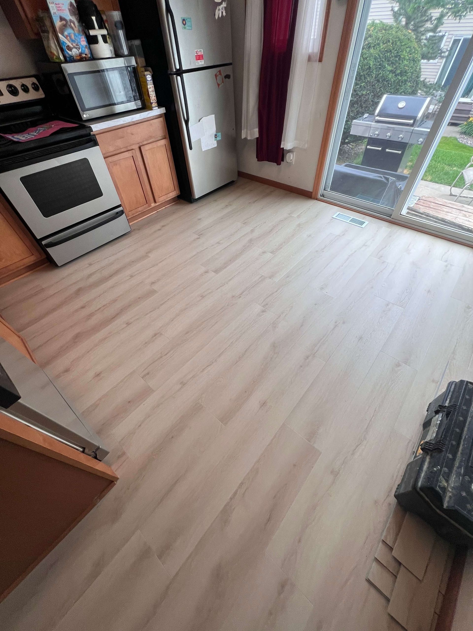 F flooring installation stores in Isanti. MN
