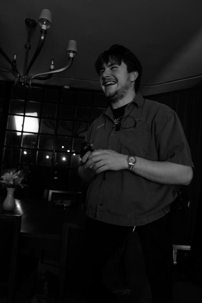 laughing using a lightmeter