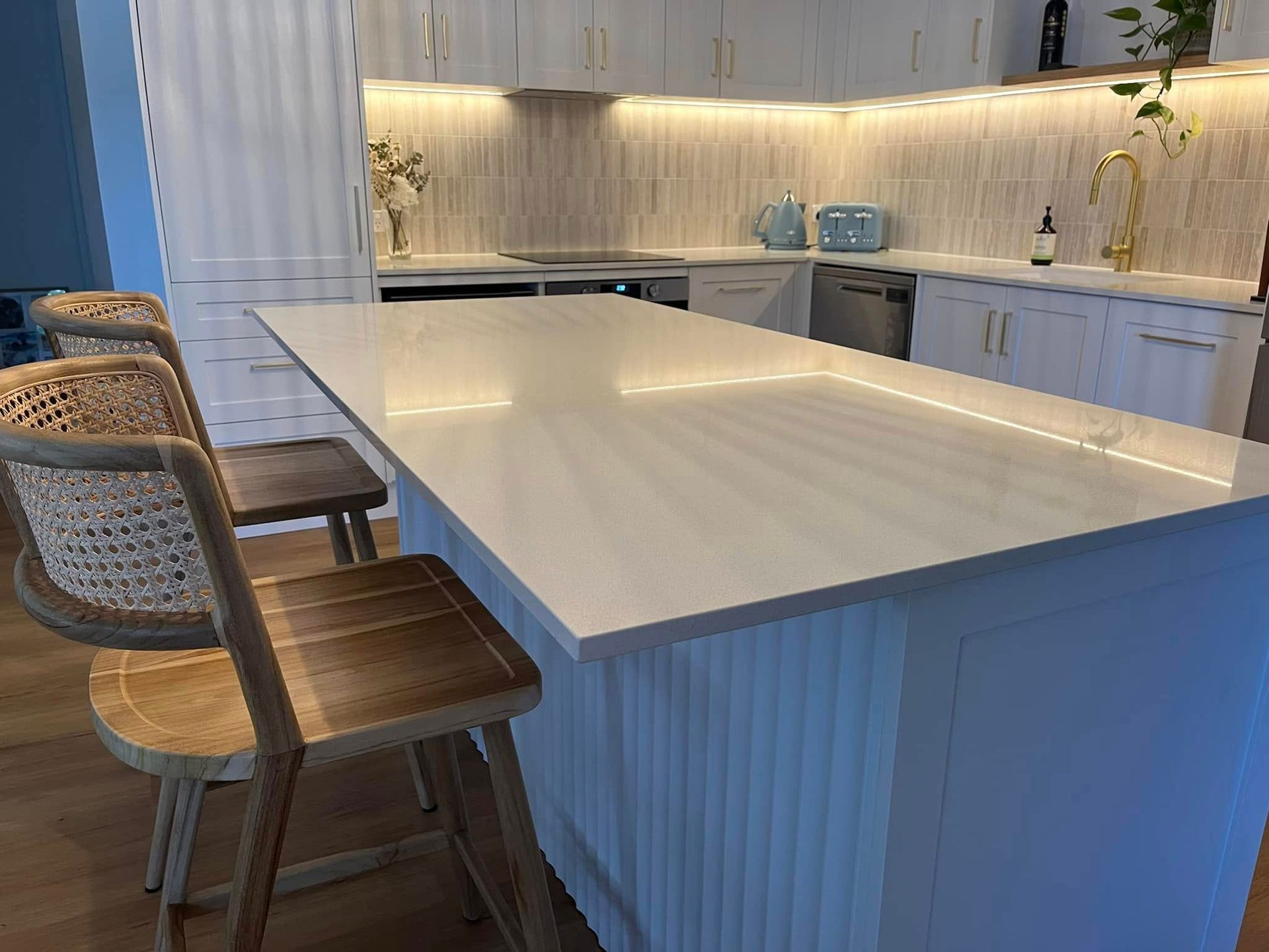 Choosing Stone Benchtops Gold Coast For Modern Kitchen Design