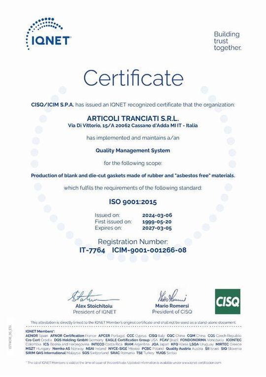 Certificato IQNET per Ambito Transiti Srl, pagina bianca con testo e loghi blu.