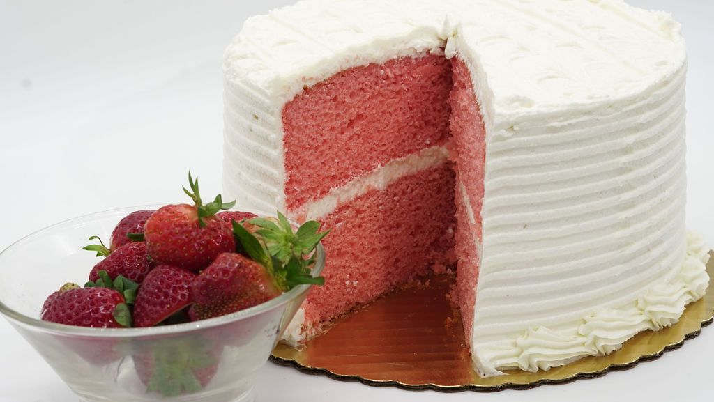 Strawberry Buttercream Round