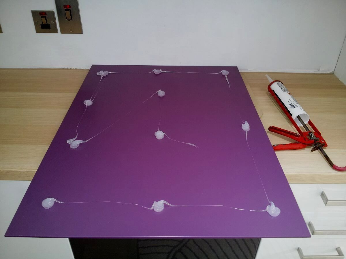 how-to-install-a-glass-kitchen-splashback