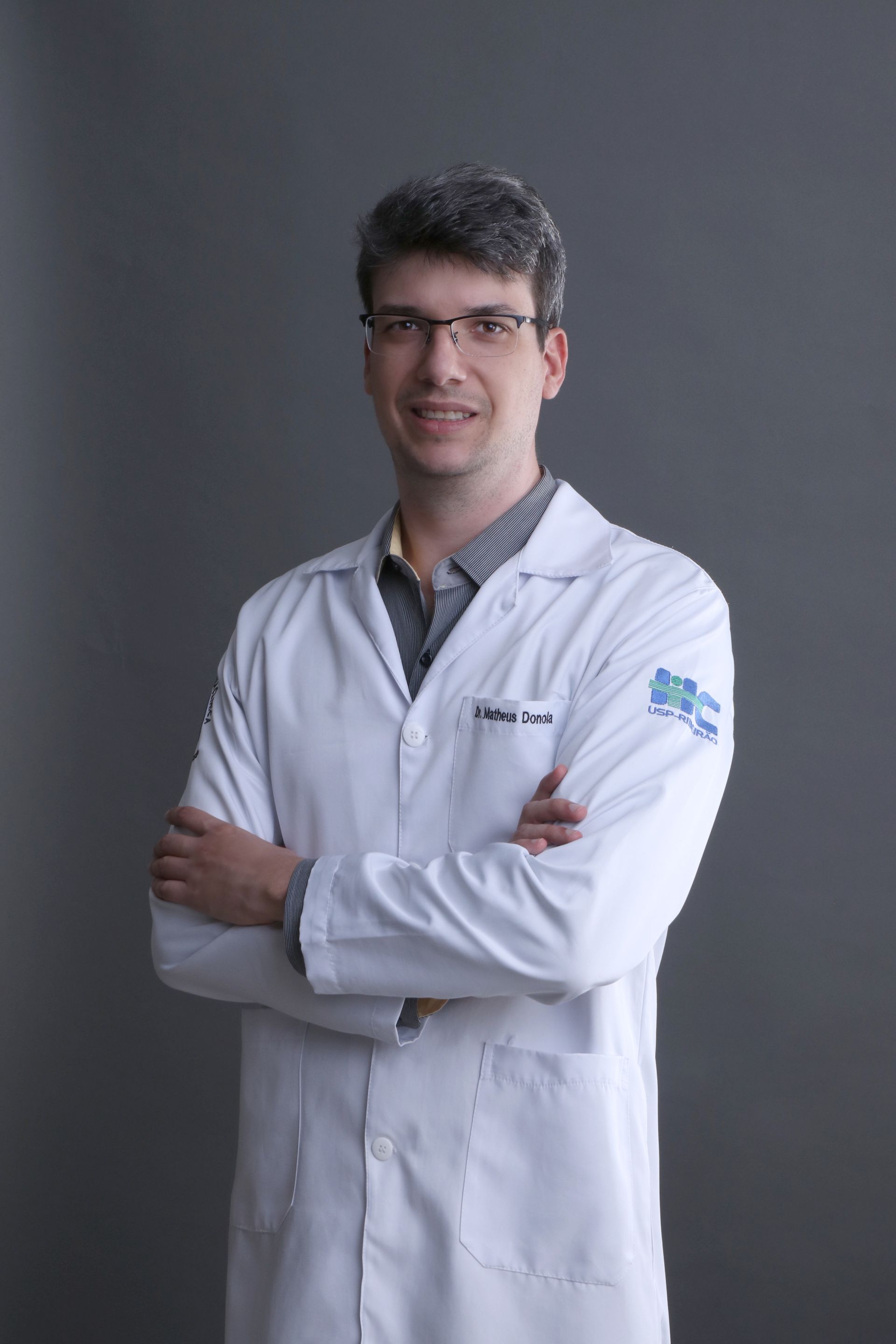 imagem do médico que trata de gordura no fígado