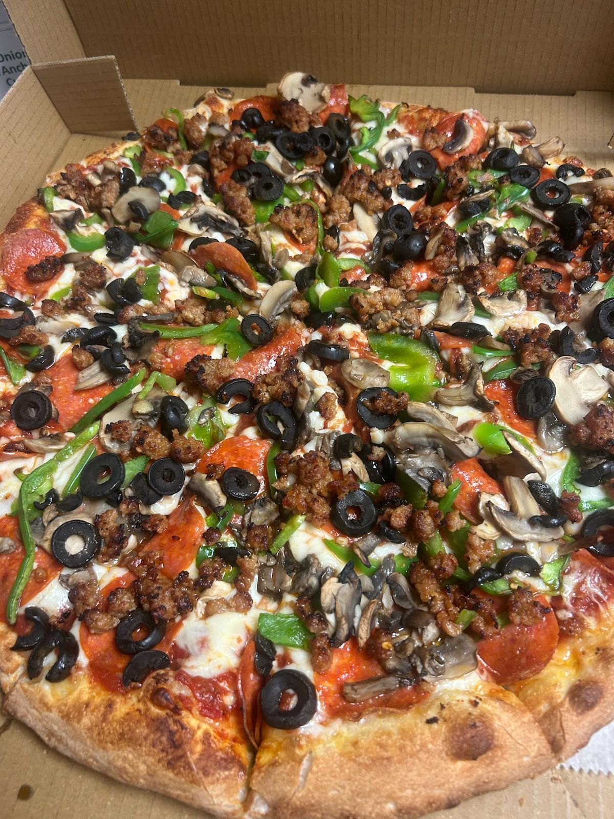 Rialto Pizza lunch special: Chicken wings, fries, and soda for $13.99, Monday 11 AM-3 PM.
