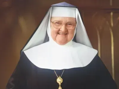 Madre Angélica