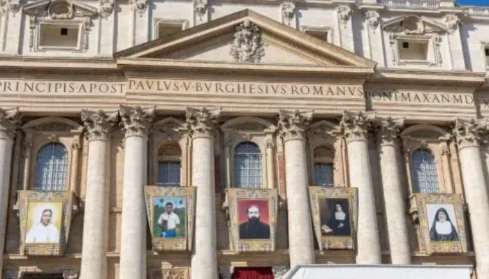 Vaticano Santos