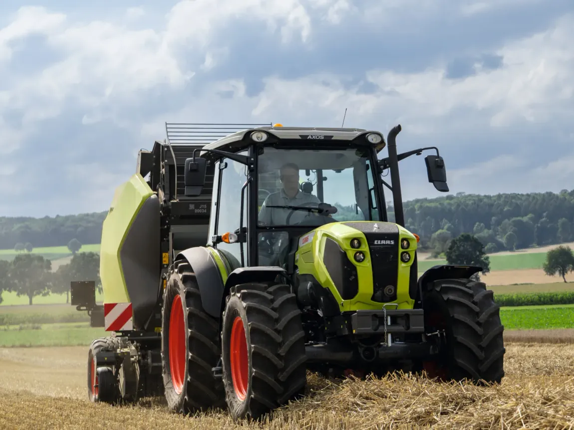 Trattore AXOS 200