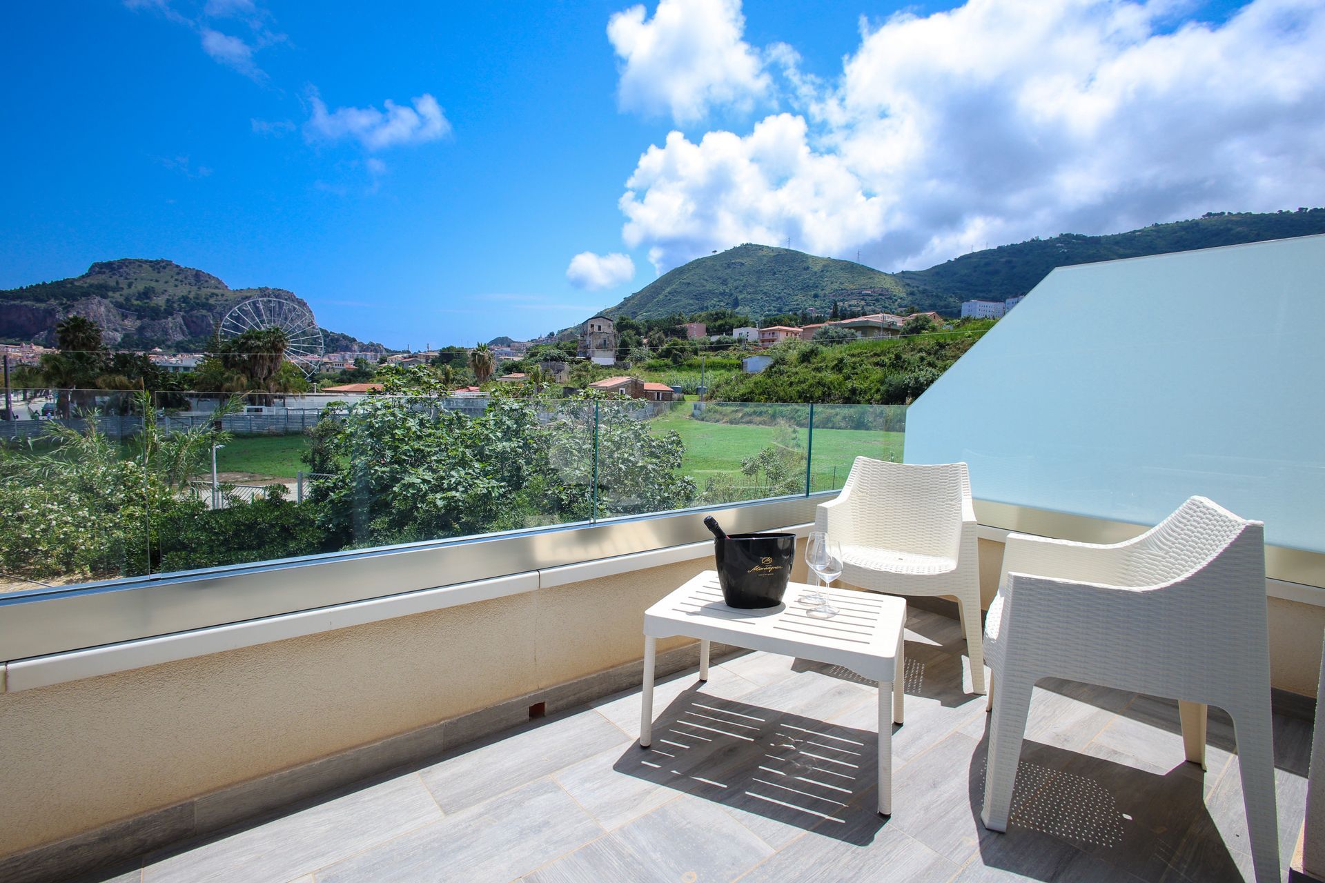 piscina hotel Cefalù, relax, solarium, vista mare