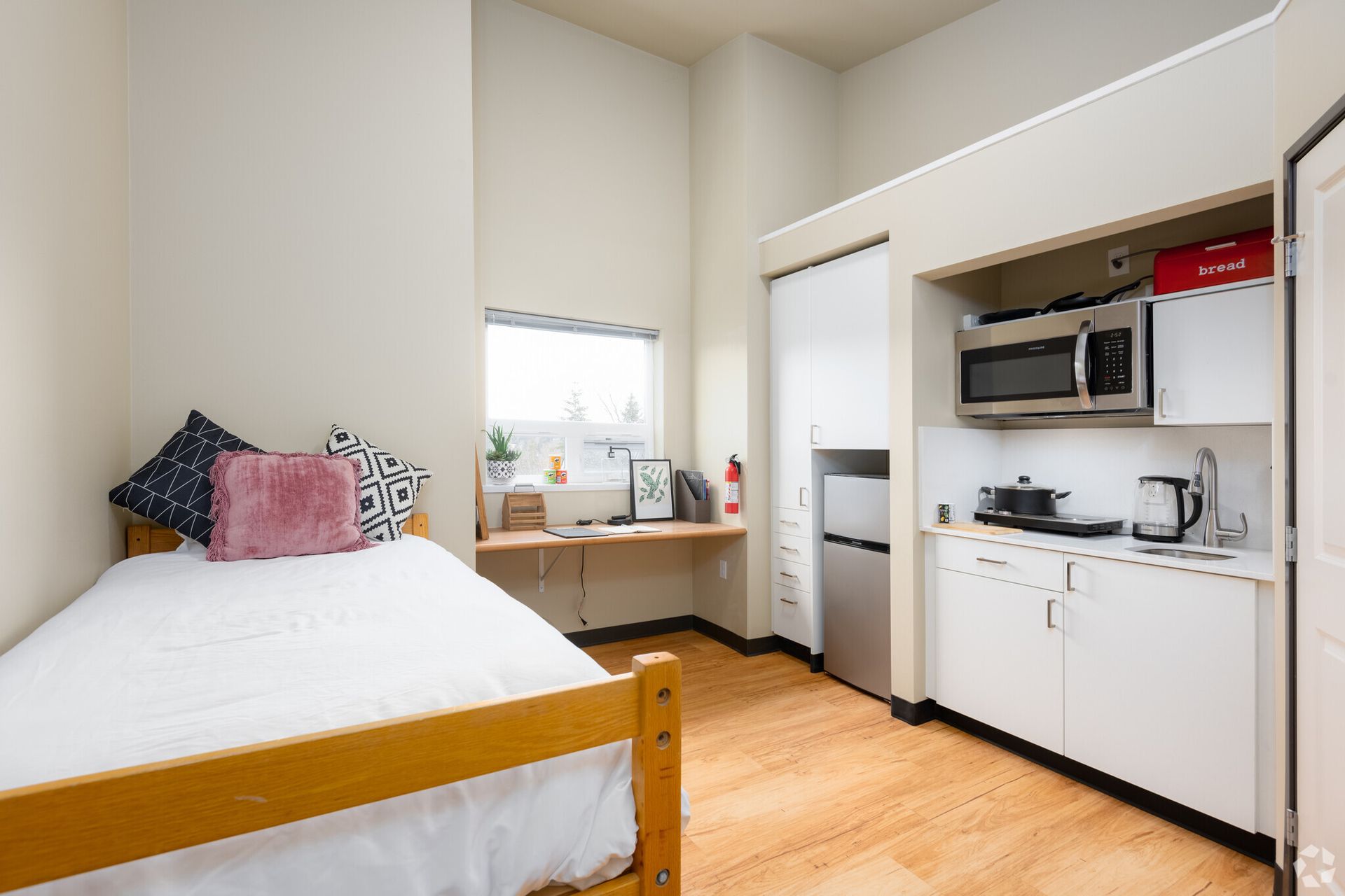cantor studio unit