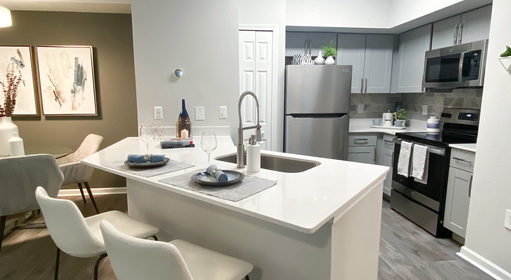 Lake Shadow Condominiums kitchen