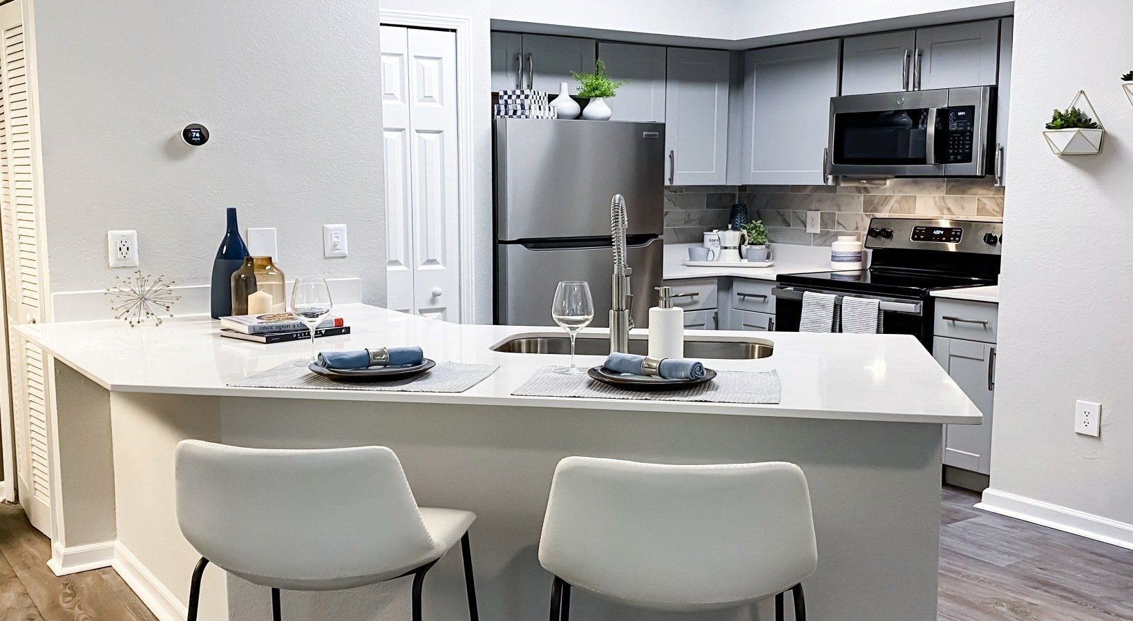 Lake Shadow Condominiums kitchen