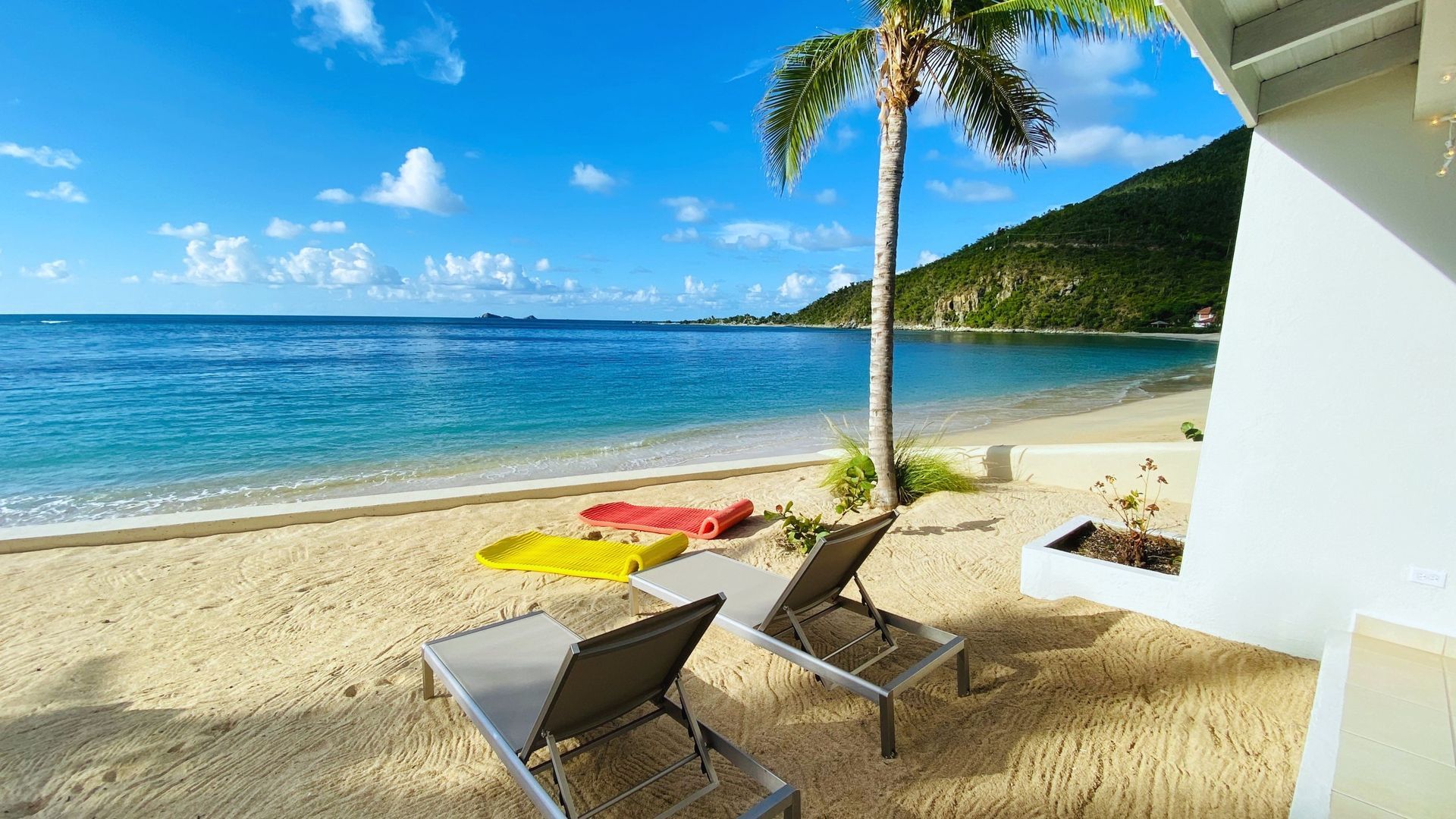 The beach at Mango Bay