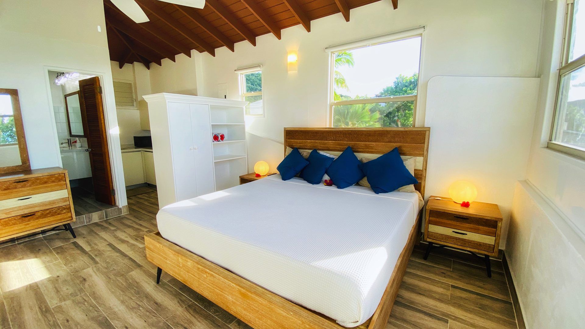 Ocean-view studio