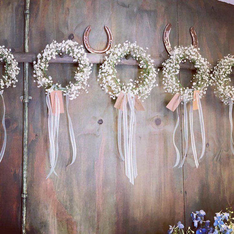 Wedding Florist in Edderton, Ross-Shire in the Scottish Highlands. Bespoke bridal bouquets, bridesmaids bouquets, buttonholes, wedding hair flowers, wedding venue flowers, church flowers, flower wands, wedding ceremony flowers, guest table flowers and top table flowers. Tain, Fearn, Balintore, Seaboard Villages, Portmahomack, Inverness, Dingwall, Dornoch, Rosehall, Ardgay, Bonar Bridge, Skibo